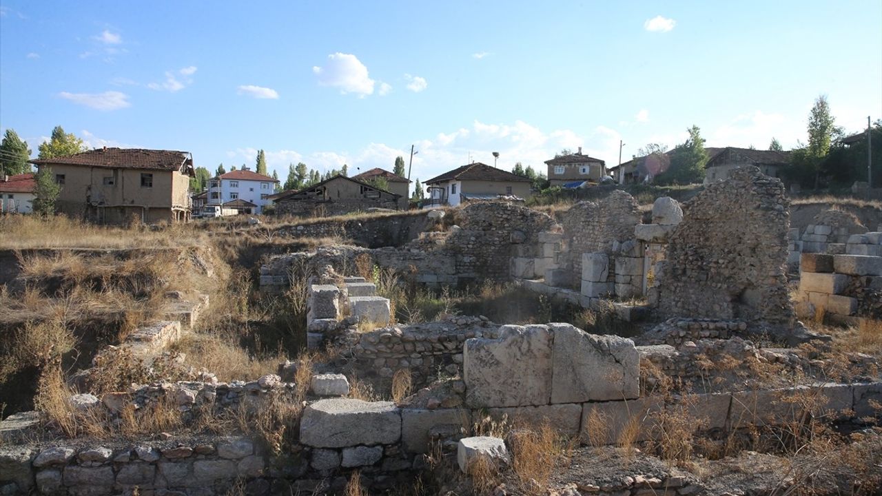 Sebastapolis Antik Kenti'nde Kazı Çalışmaları Devam Ediyor