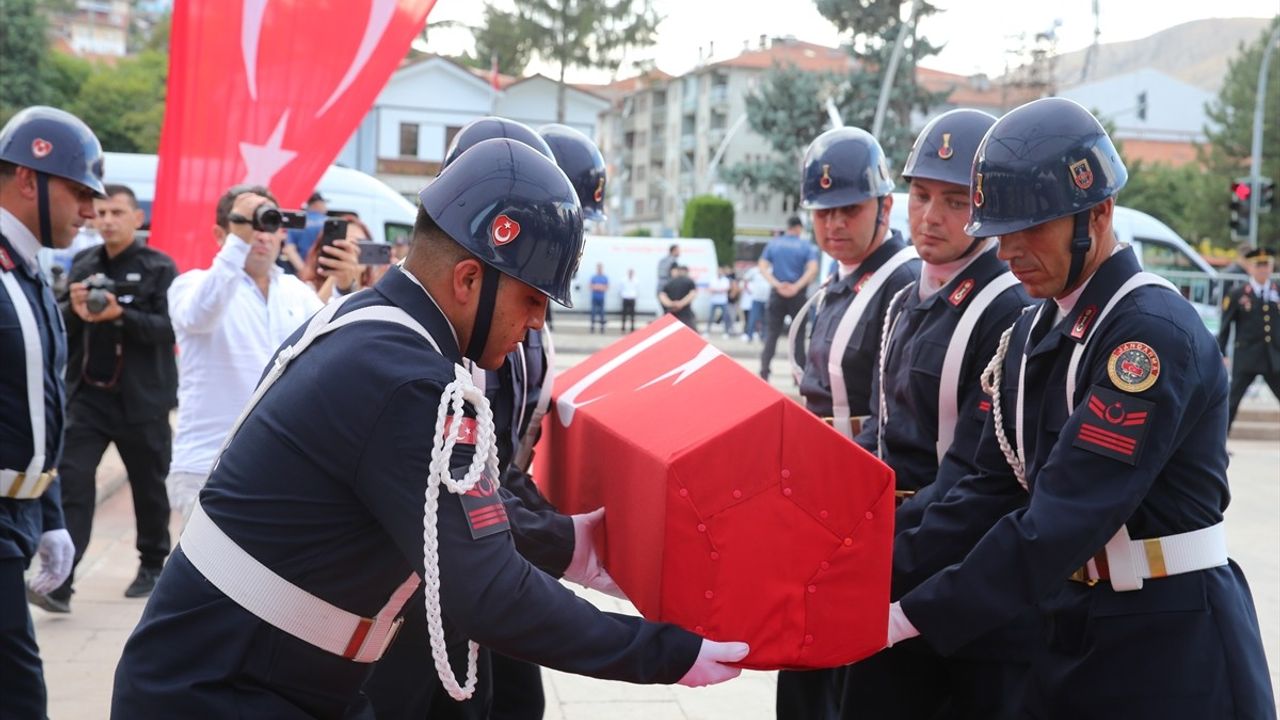 Şehit Jandarma Uzman Onbaşı Doğan Kızılateş'in Cenazesi Toprağa Verildi