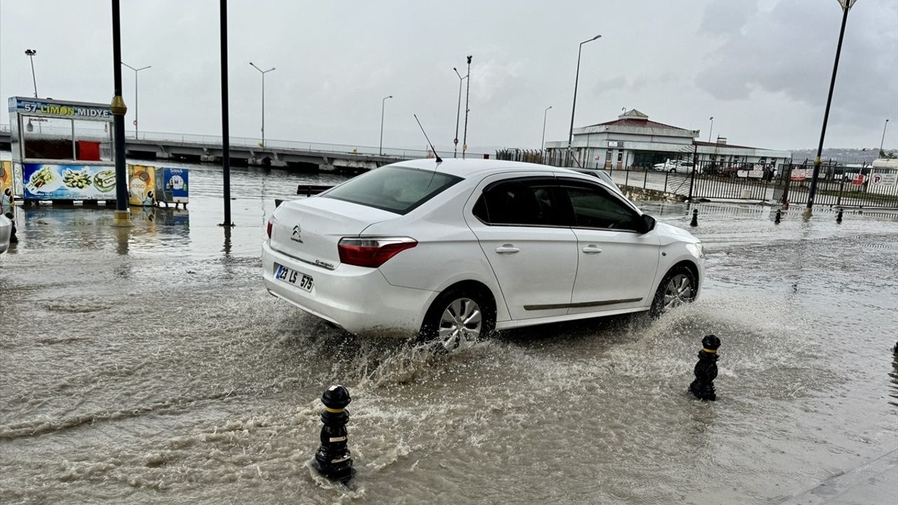 Sinop'ta Sağanak Yağış Hortum Oluşturdu