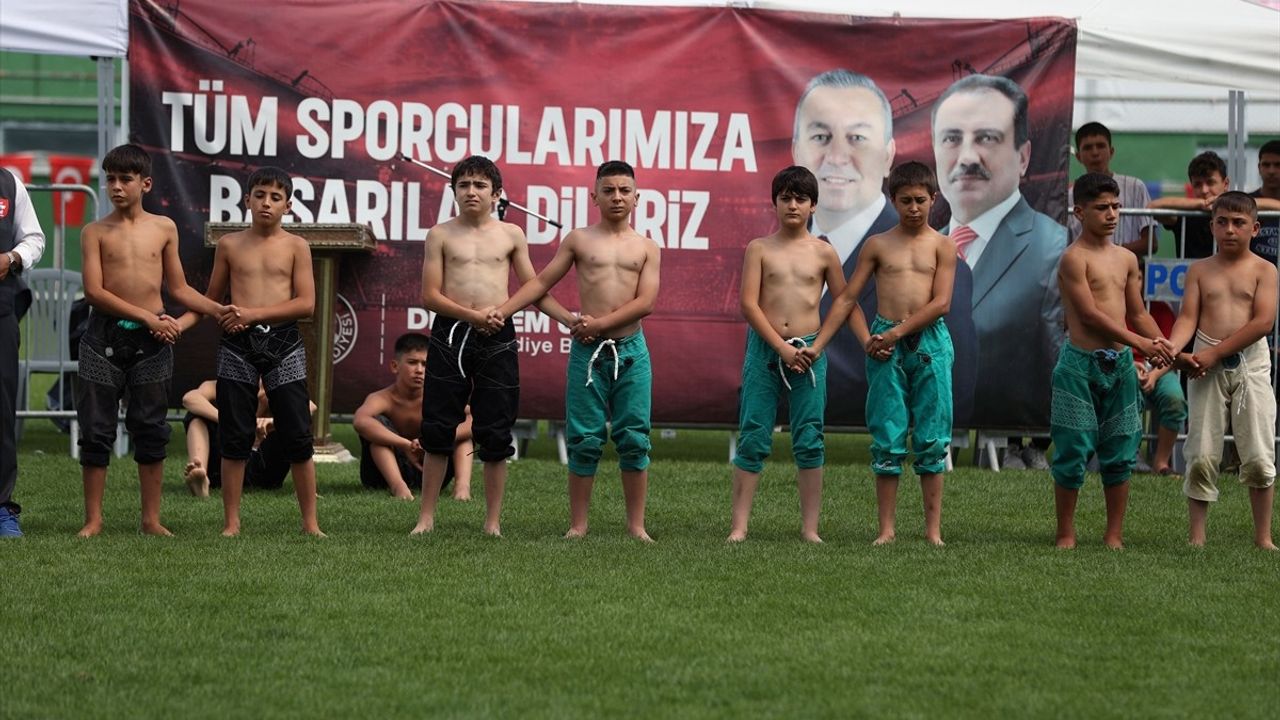 Sivas'ta 2. Uluslararası Güreş Festivali Coşkusu