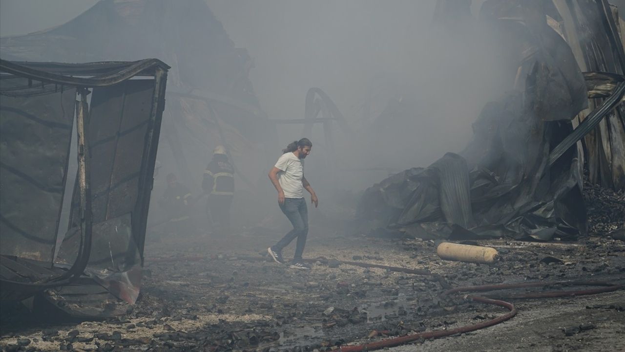 Tekirdağ'daki Fabrika Yangını Kontrol Altına Alındı