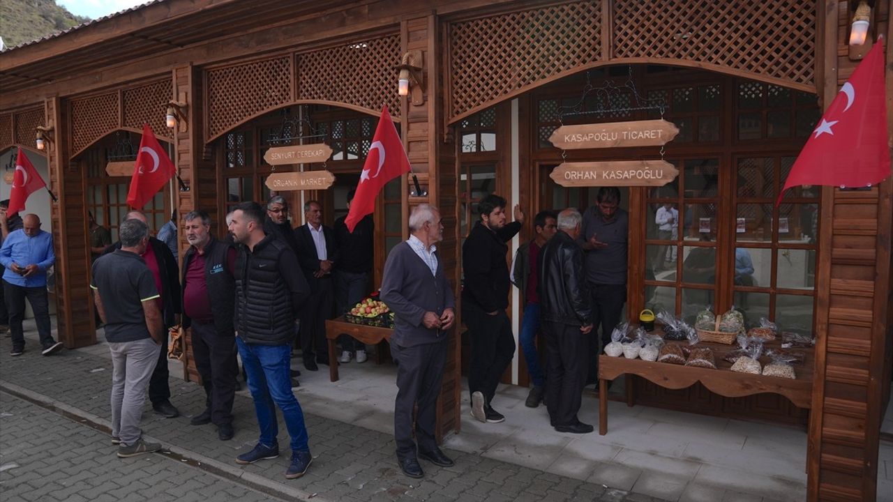 Tortum Yöresel Ürünler Çarşısı Açıldı