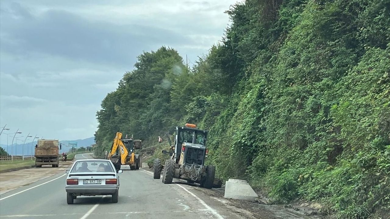 Trabzon'da Taşkın ve Heyelan Çalışmaları Hızla Devam Ediyor