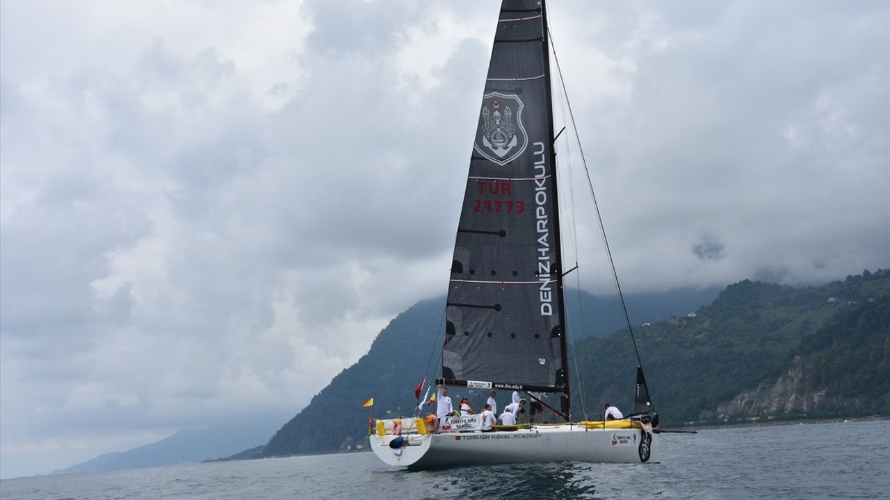 Türk Silahlı Kuvvetleri Spor Gücü Takımı'ndan Yelkenliyle Türkiye Turu Rekoru Denemesi