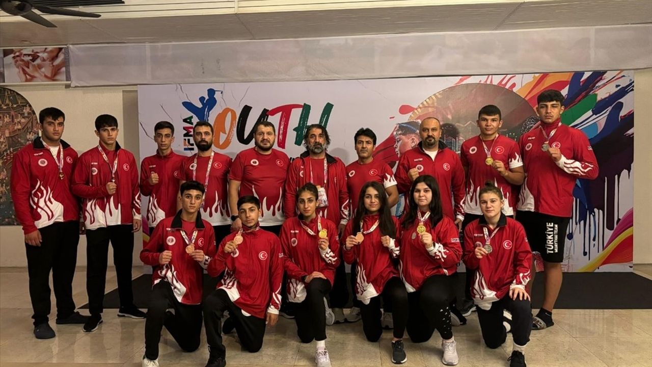 Türkiye'nin Genç Muaythai Şampiyonları Tayland'dan 12 Madalya ile Döndü