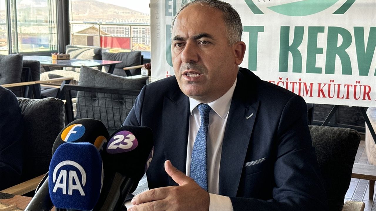 Umut Kervanı İnsani Yardım Vakfı'ndan Evlenecek Çiftlere Destek Paketi