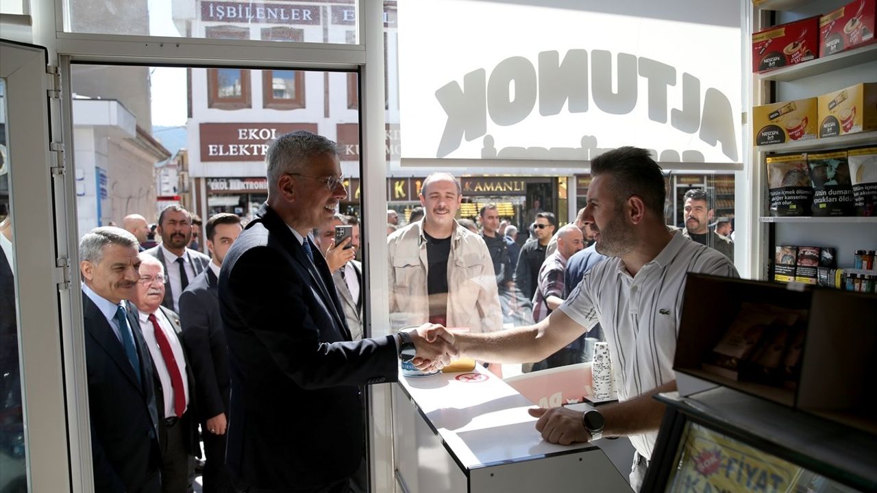 Üst Solunum Yolu Rahatsızlıklarına Dikkat! Sağlık Bakanı Memişoğlu'ndan Önemli Uyarılar