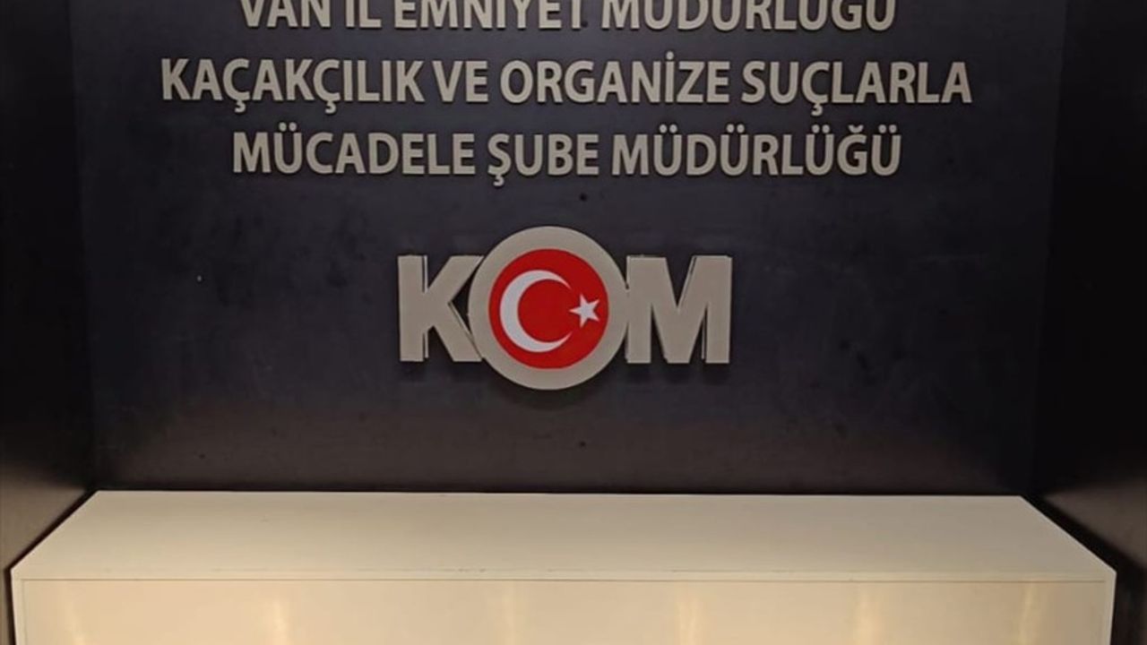 Van'da 66 Milyon Lira Değerinde 22 Kilogram Külçe Altın Ele Geçirildi