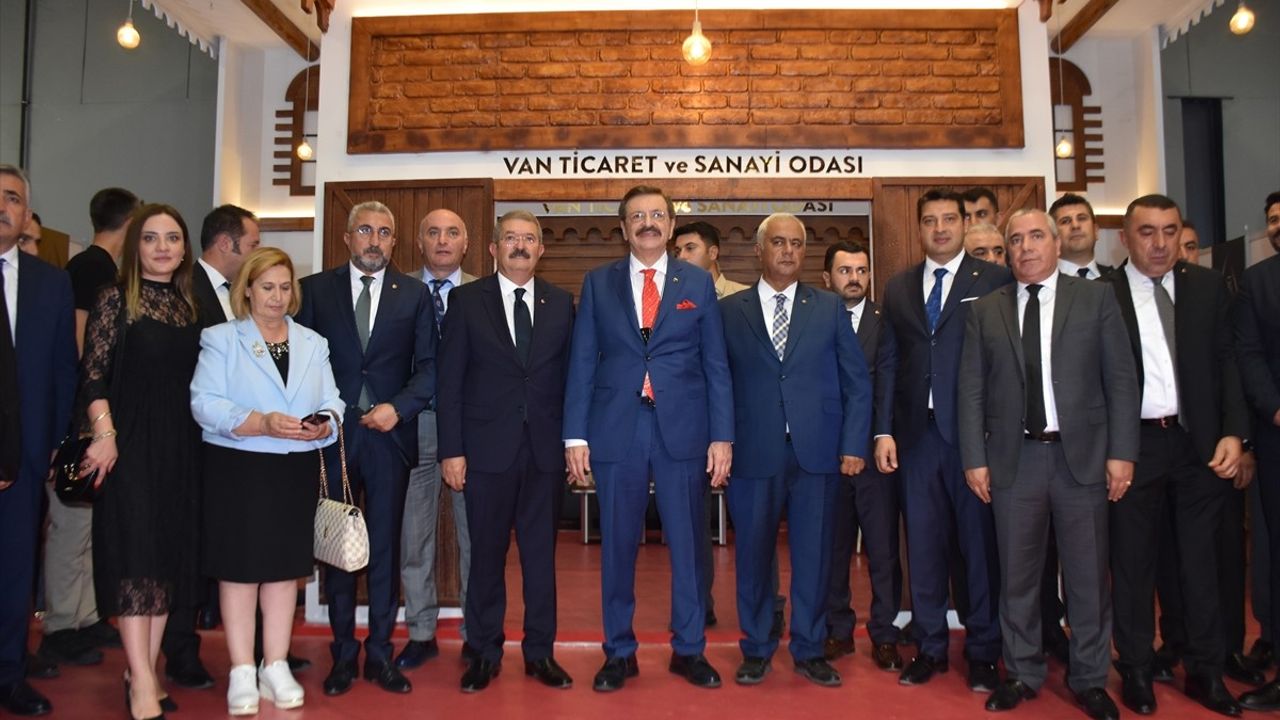 Van'daki Gurme ve Gastronomi Fuarı'na TOBB Başkanı Ziyareti