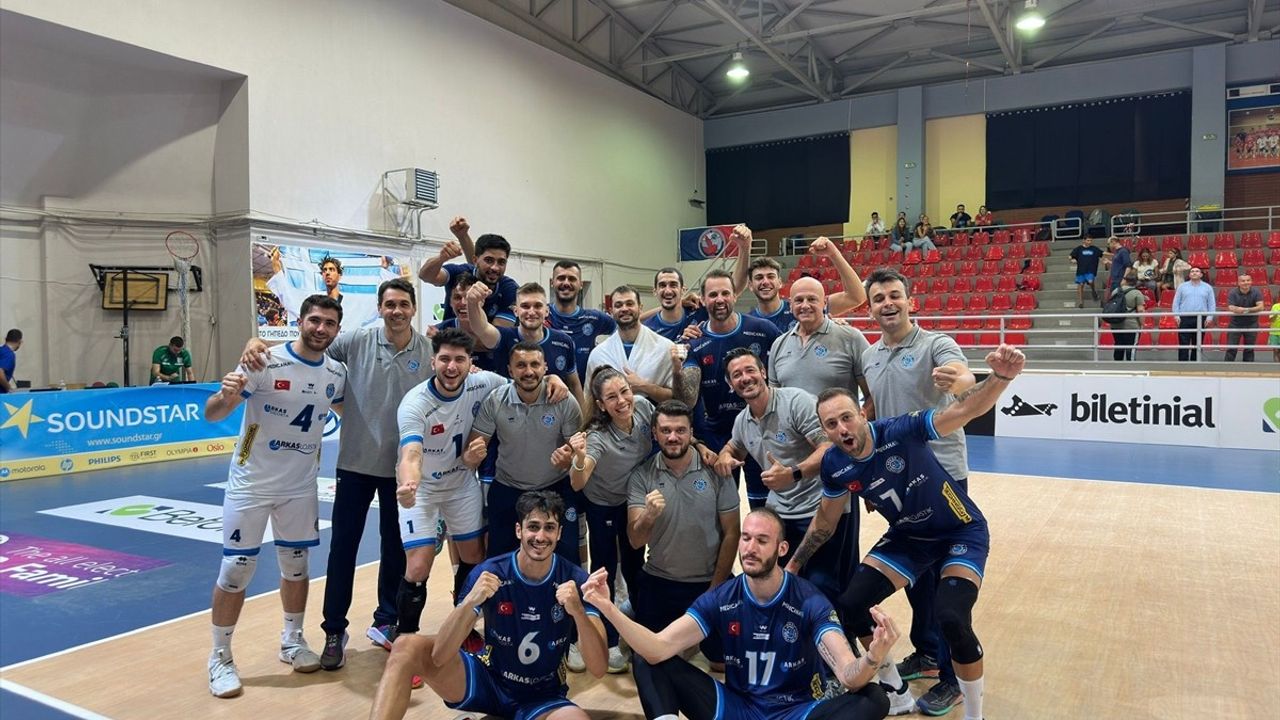 Voleybol Erkekler Balkan Kupası'nda Arkas Spor Güldü