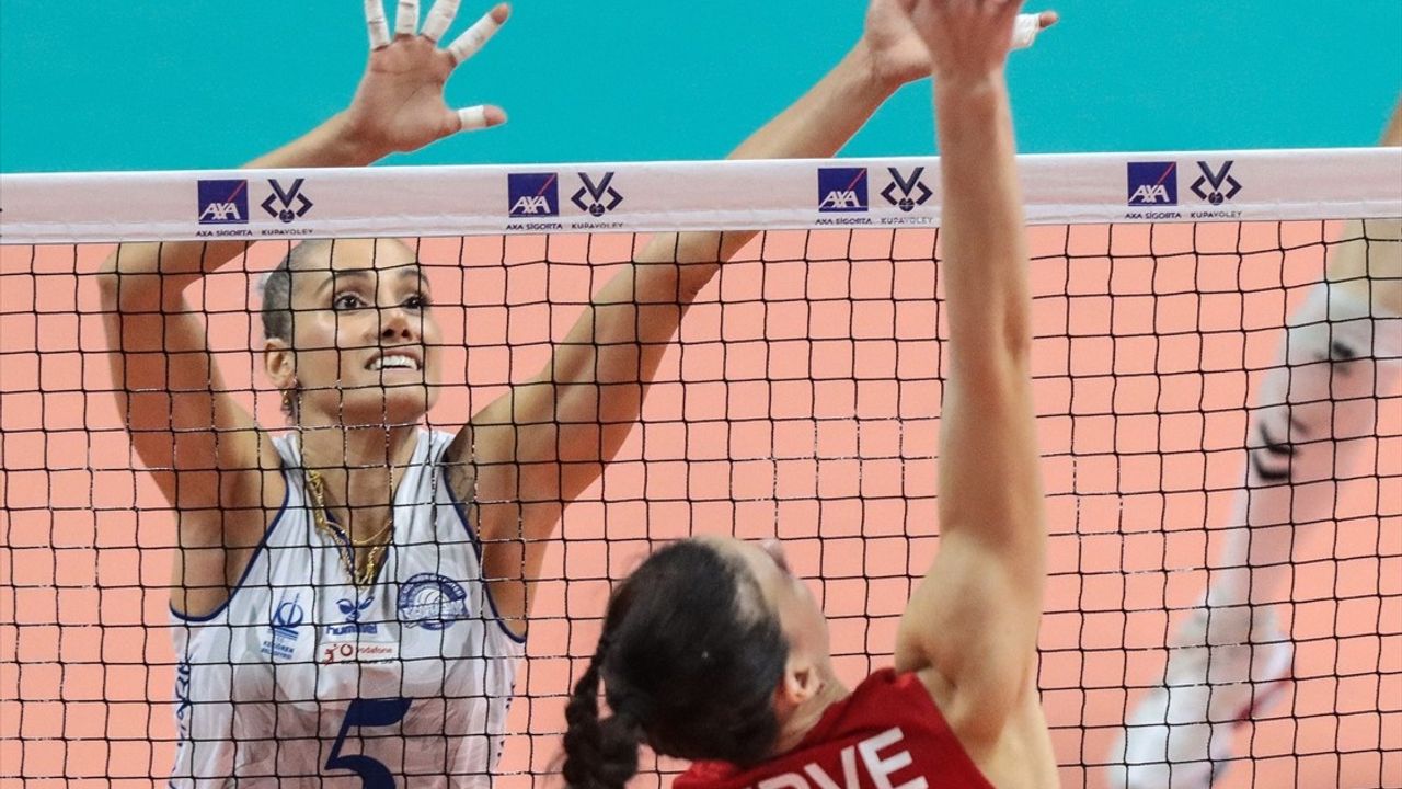 Voleybolda Aras Kargo, Keçiören Belediyesi'ni Aşarak Galip Geldi