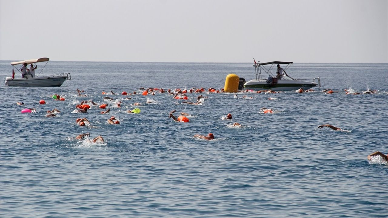 5. Uluslararası Fethiye Spor Festivali'nde Yüzme Heyecanı