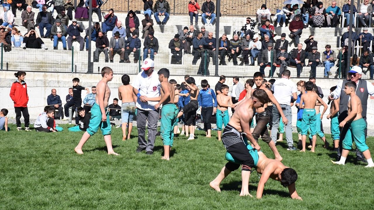 74. Yusufeli Geleneksel Karakucak Güreşleri Tamamlandı