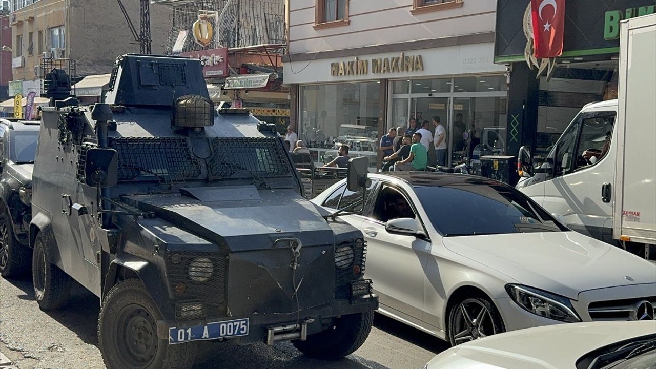 Adana'da Yol Kenarında El Bombası Bulundu