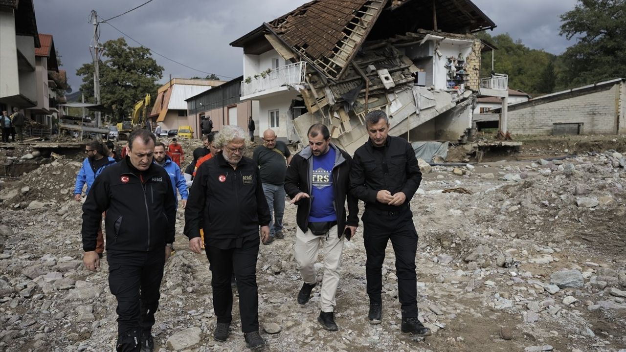 AFAD Bosna Hersek'teki Selzedelere Yardım Ulaştırıyor