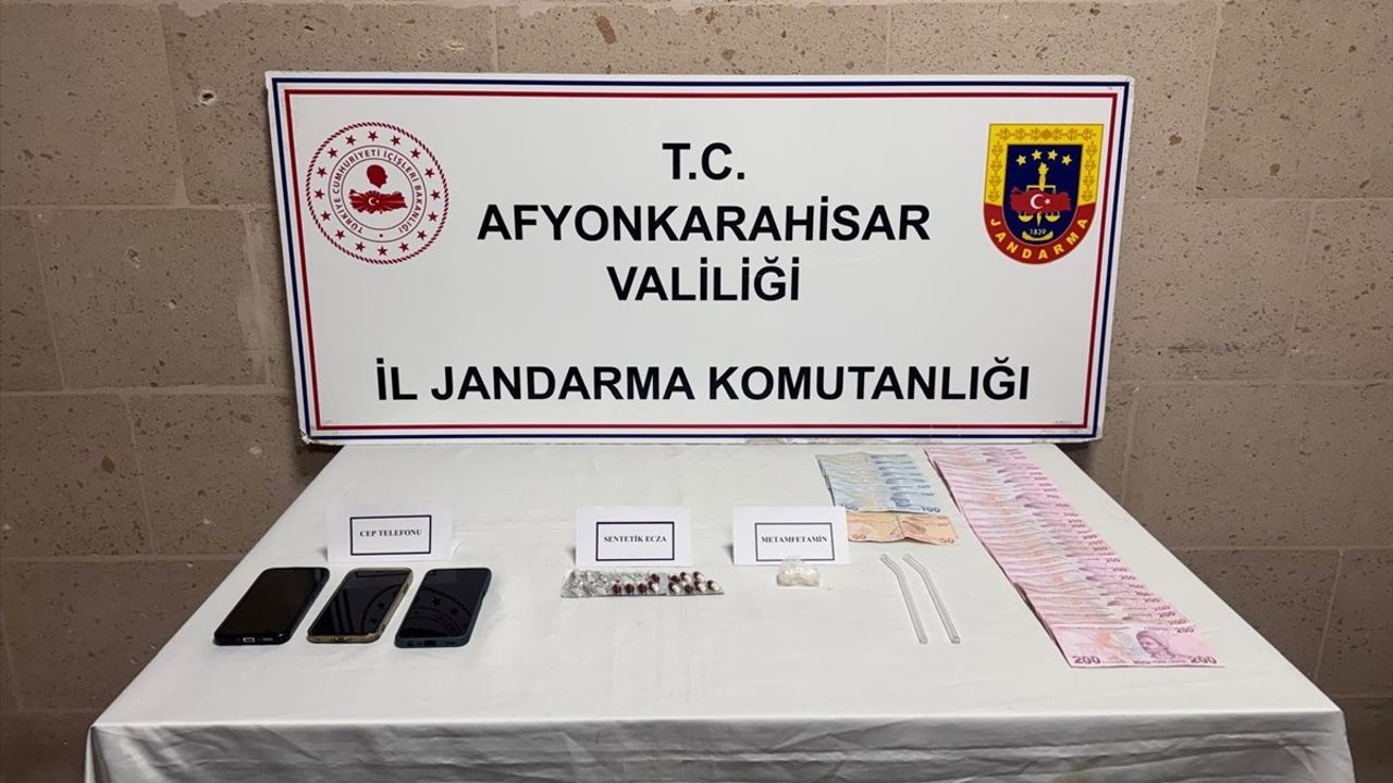 Afyonkarahisar'da Uyuşturucu Operasyonu: 3 Şüpheli Yakalandı