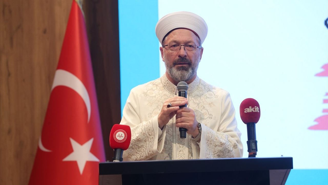 Aile Yapısını Destekleme Vurgusu: Diyanet Başkanı Erbaş Aile Forumunda Konuştu