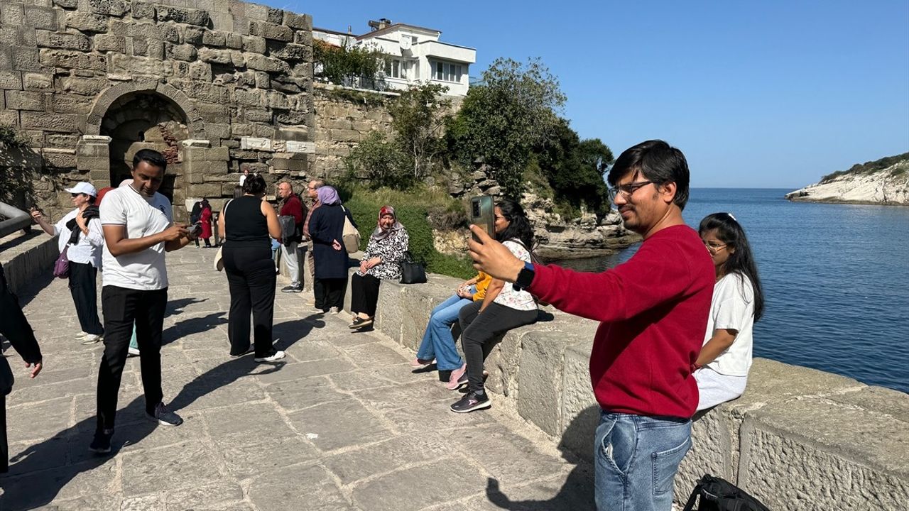 Amasra'da Fırtına Sonrası Yoğun Ziyaretçi Akını