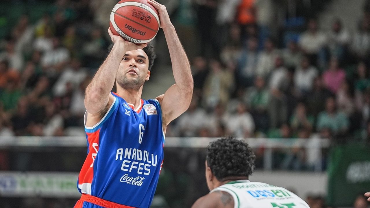 Anadolu Efes, Bursaspor'u Rahat Geçti