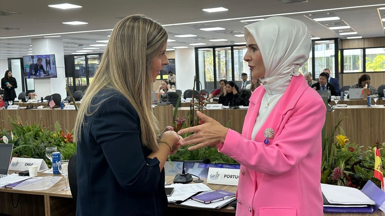 Bakan Göktaş, Portekiz ve Brezilyalı Mevkidaşlarıyla Önemli Görüşmeler Gerçekleştirdi