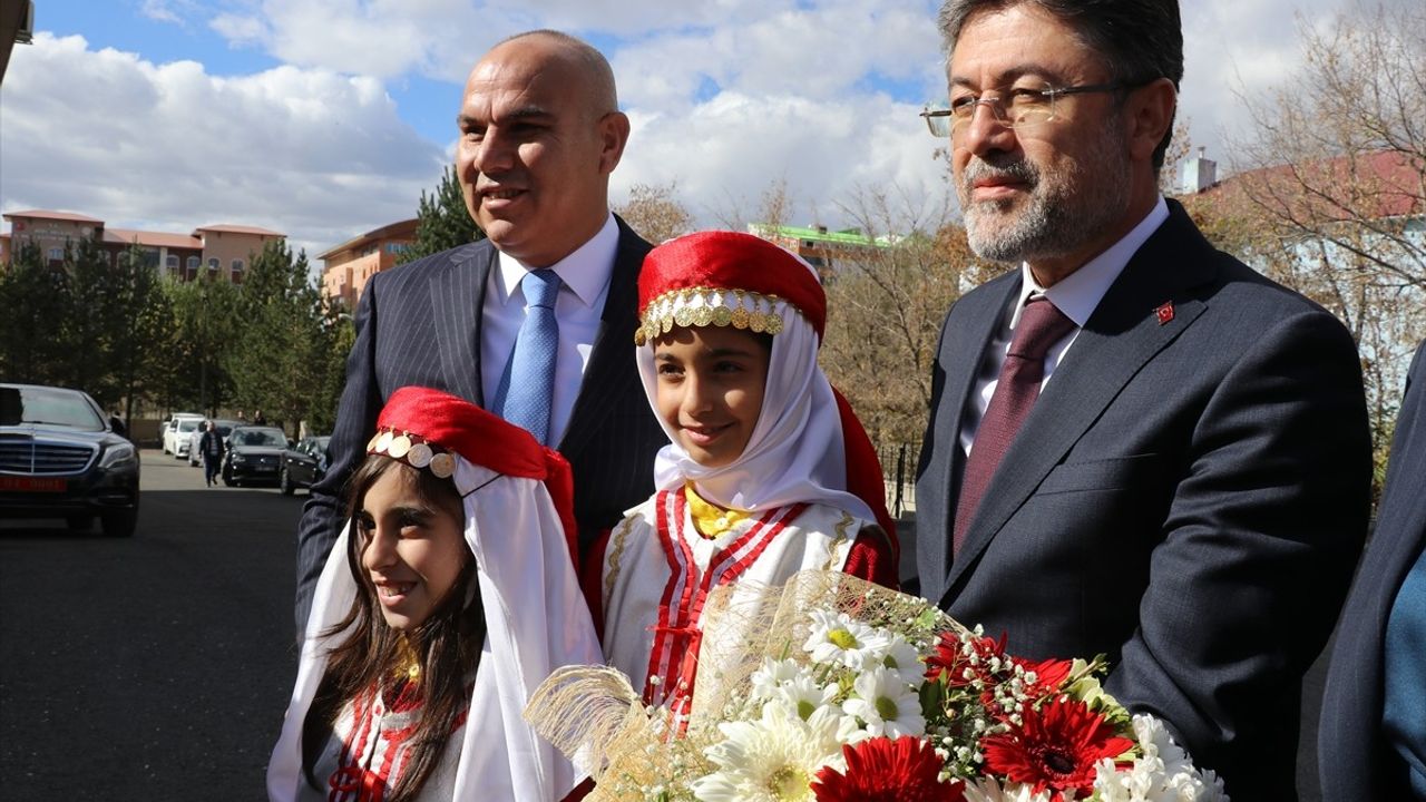 Bakan İbrahim Yumaklı Ağrı'da Temaslarda Bulundu