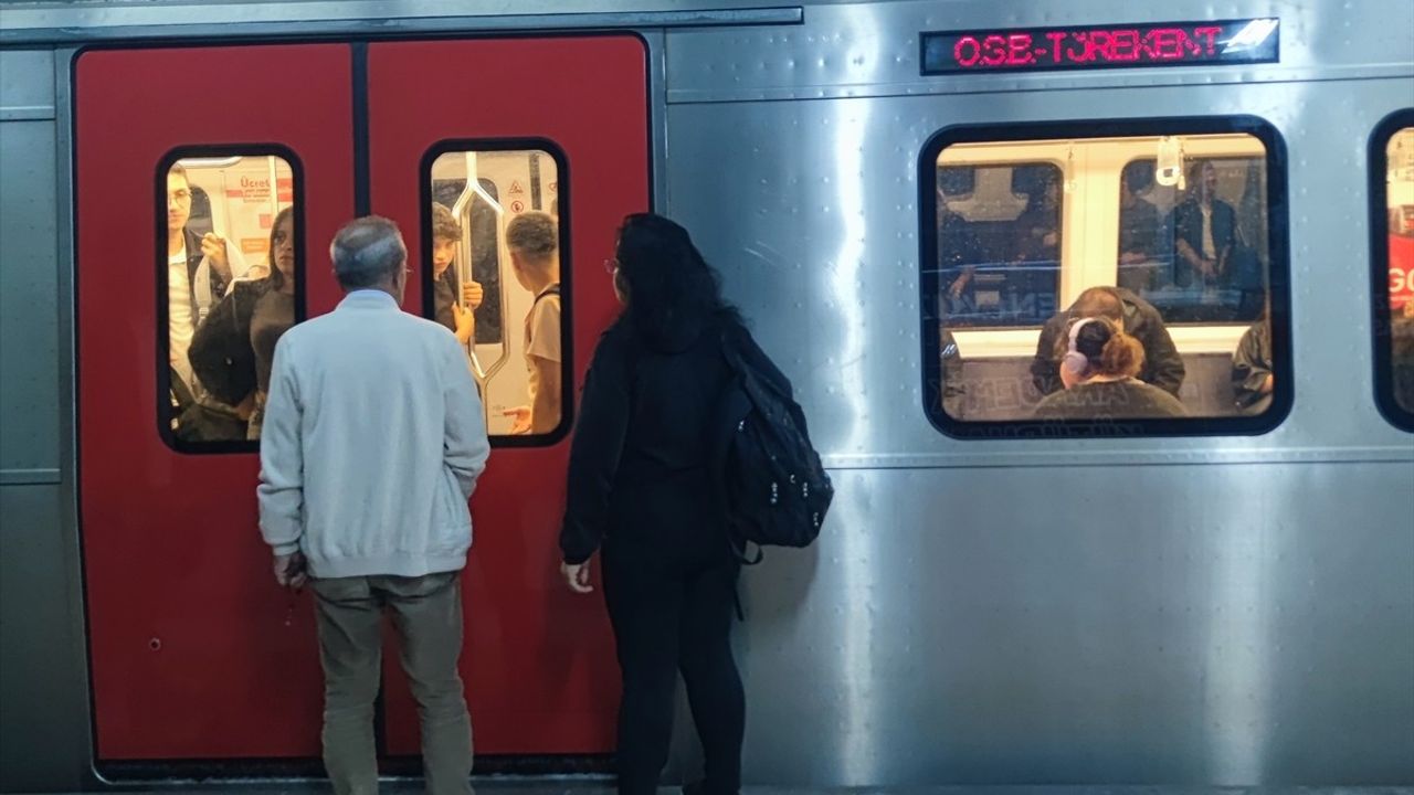 Başkentte Metro Seferleri Arıza Nedeniyle Durdu