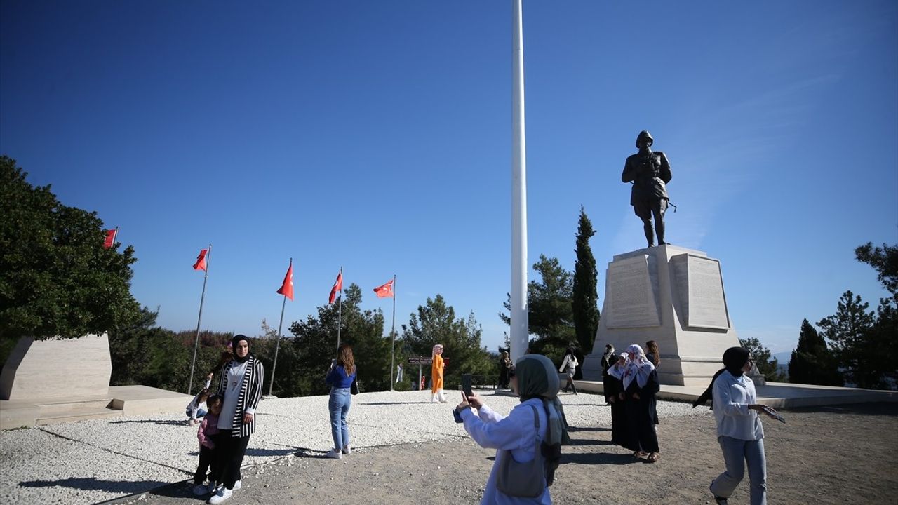 Batmanlı Misafirler Çanakkale'deki Şehitlikleri Ziyaret Etti