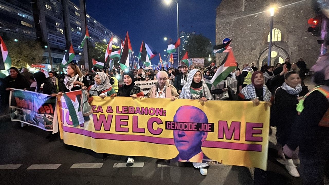 Biden'ın Berlin Ziyareti Protesto Edildi