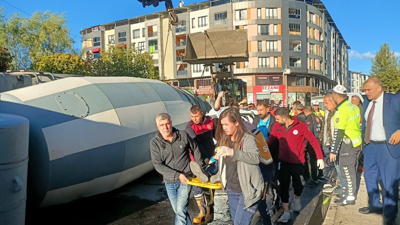 Bingöl'de Beton Mikseri Kazası: 3 Yaralı