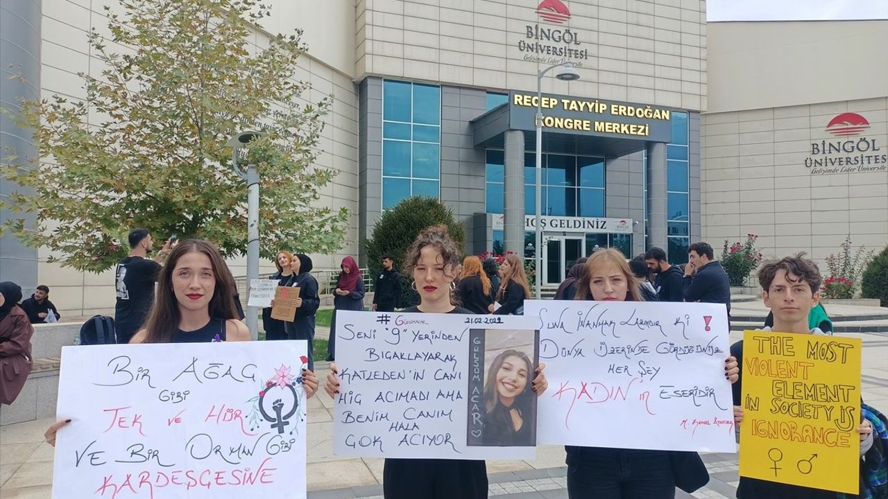 Bingöl'de Kadına Yönelik Şiddete Protesto: Üniversite Öğrencilerinin Feryadı