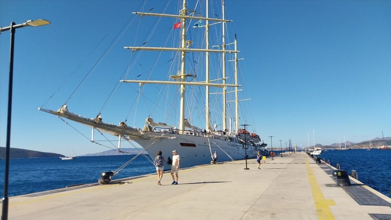 Bodrum'a 'Star Clipper' Gemisiyle Gelen 149 Yolcu