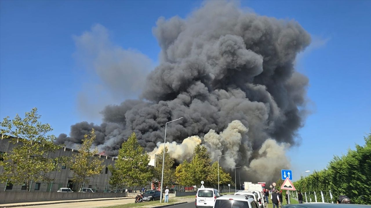 Çerkezköy'de Deri Üretim Fabrikasında Yangın Çıktı