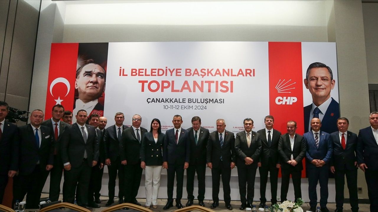 CHP Genel Başkanı Özgür Özel, Çanakkale'de Yerel Yönetimler Üzerine Konuştu