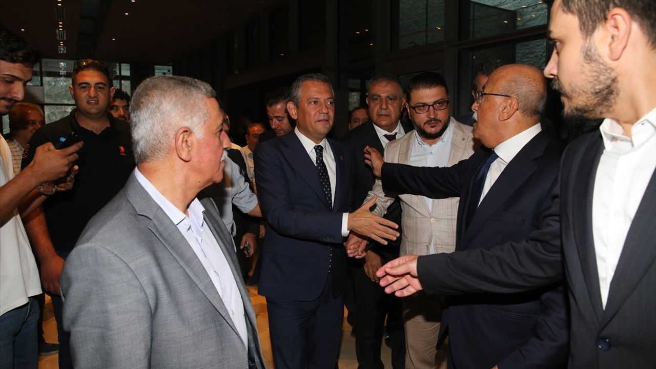 CHP Lideri Özgür Özel: Hataylıları Yalnız Bırakmayacağız