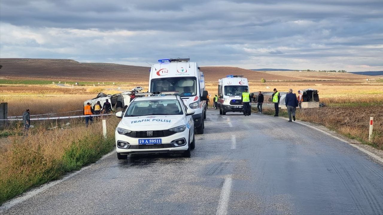 Çorum'da Minibüs ile Tanker Kazası: 1 Ölü, 18 Yaralı