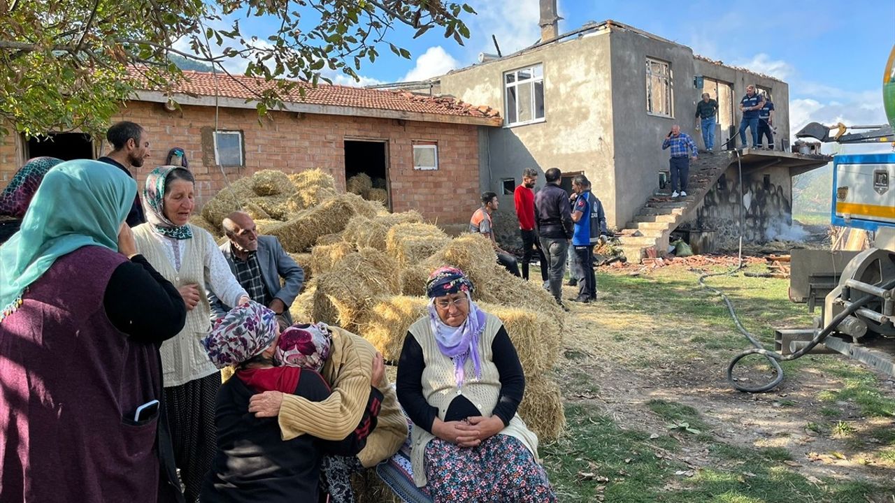 Çorum'da Yangın: Bir Ev Kullanılamaz Hale Geldi