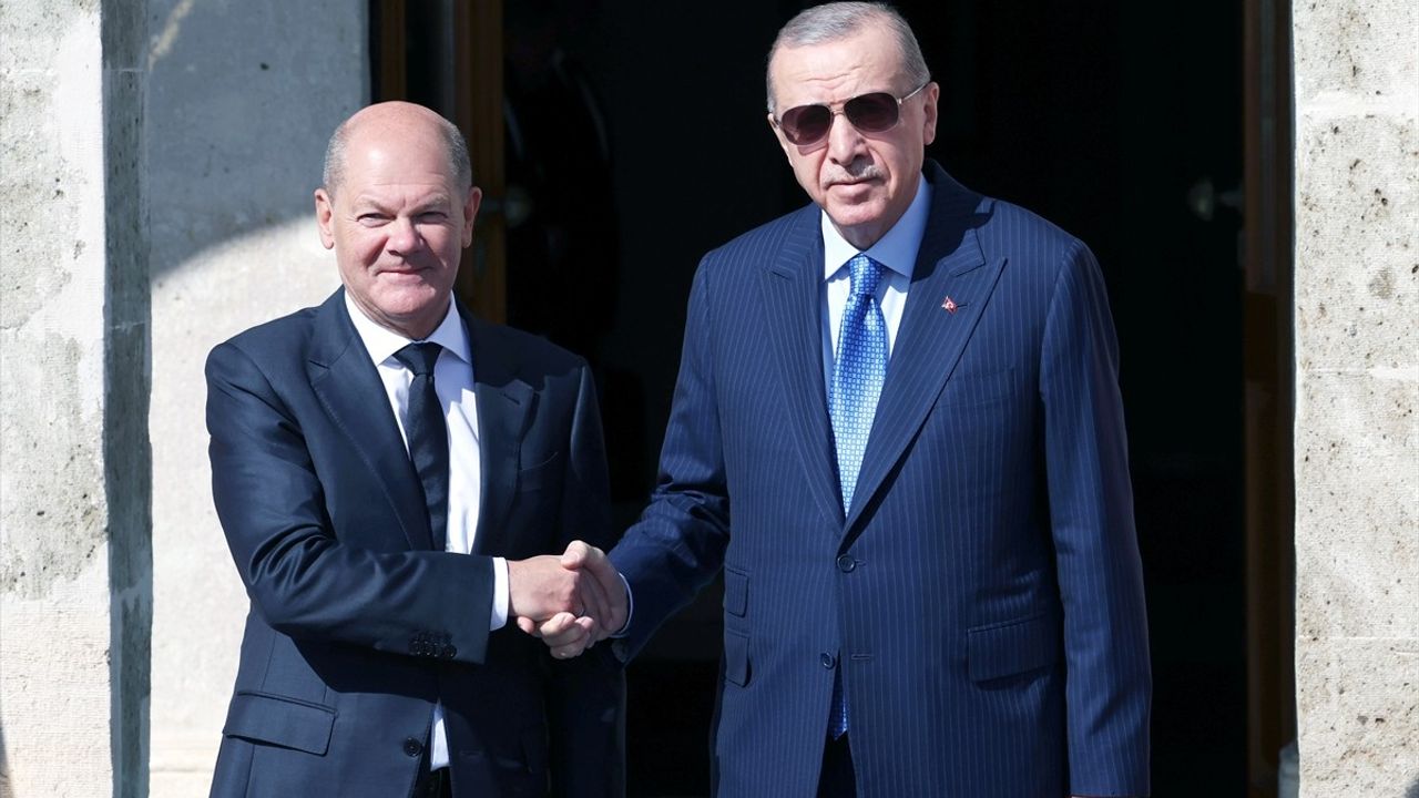 Cumhurbaşkanı Erdoğan, Almanya Başbakanı Scholz'u Kabul Etti