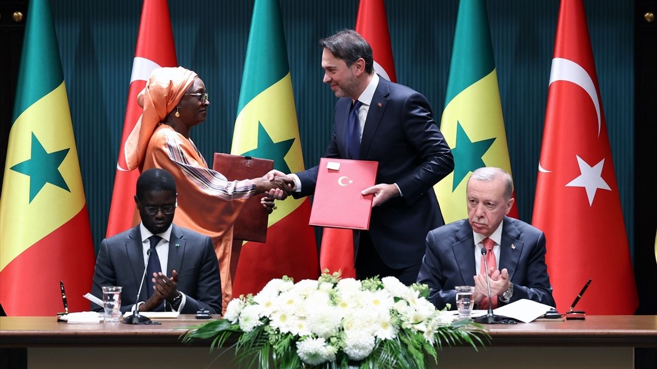 Cumhurbaşkanı Erdoğan ve Senegal Cumhurbaşkanı Fay Ortak Basın Toplantısında Önemli Konuları Ele Aldı