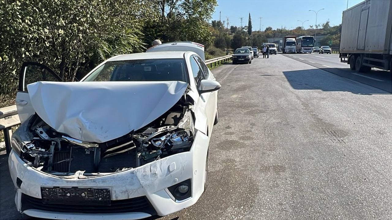 Dört Yaralı Zincirleme Trafik Kazası Kocaeli'de