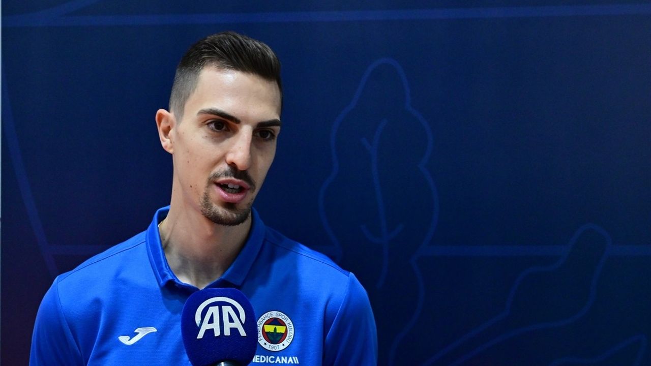 Fenerbahçe Voleybolcusu Yiğit Gülmezoğlu'ndan Şampiyonluk Vurgusu