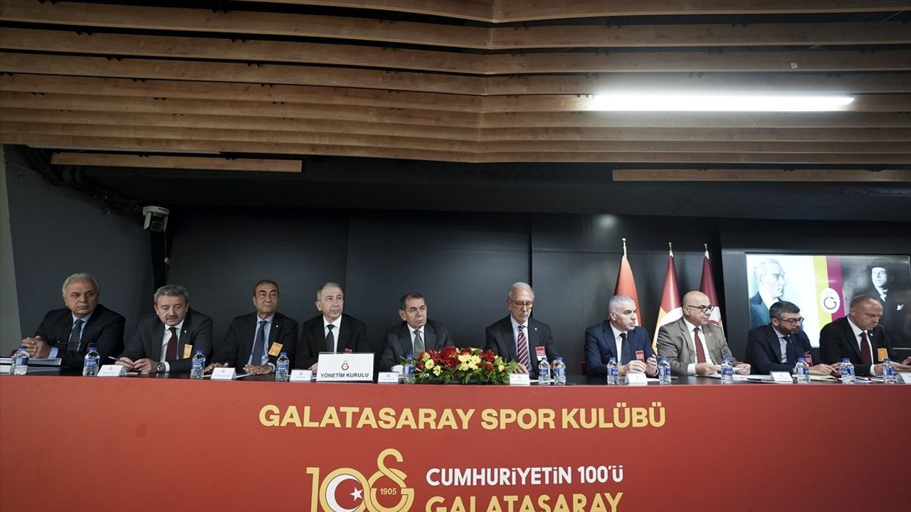 Galatasaray Kulübü'nde Divan Kurulu Toplantısı Yapıldı