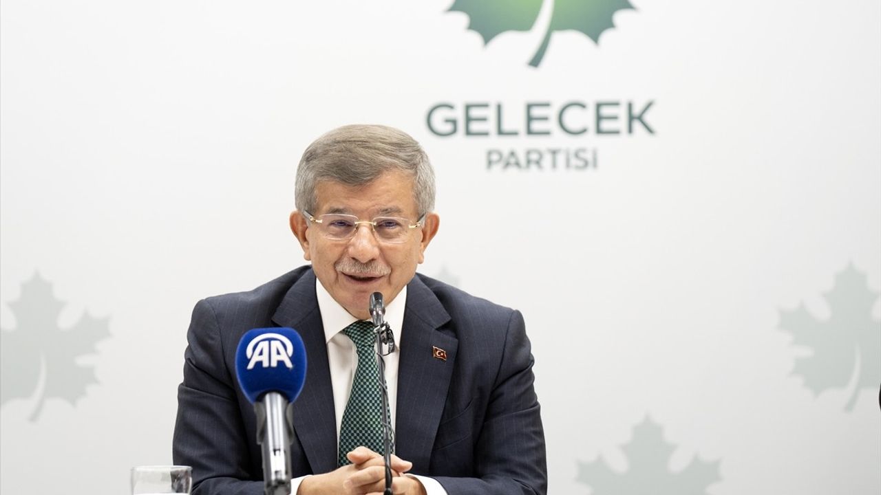 Gelecek Partisi Genel Başkanı Davutoğlu'ndan Emeklilere Destek Açıklamaları