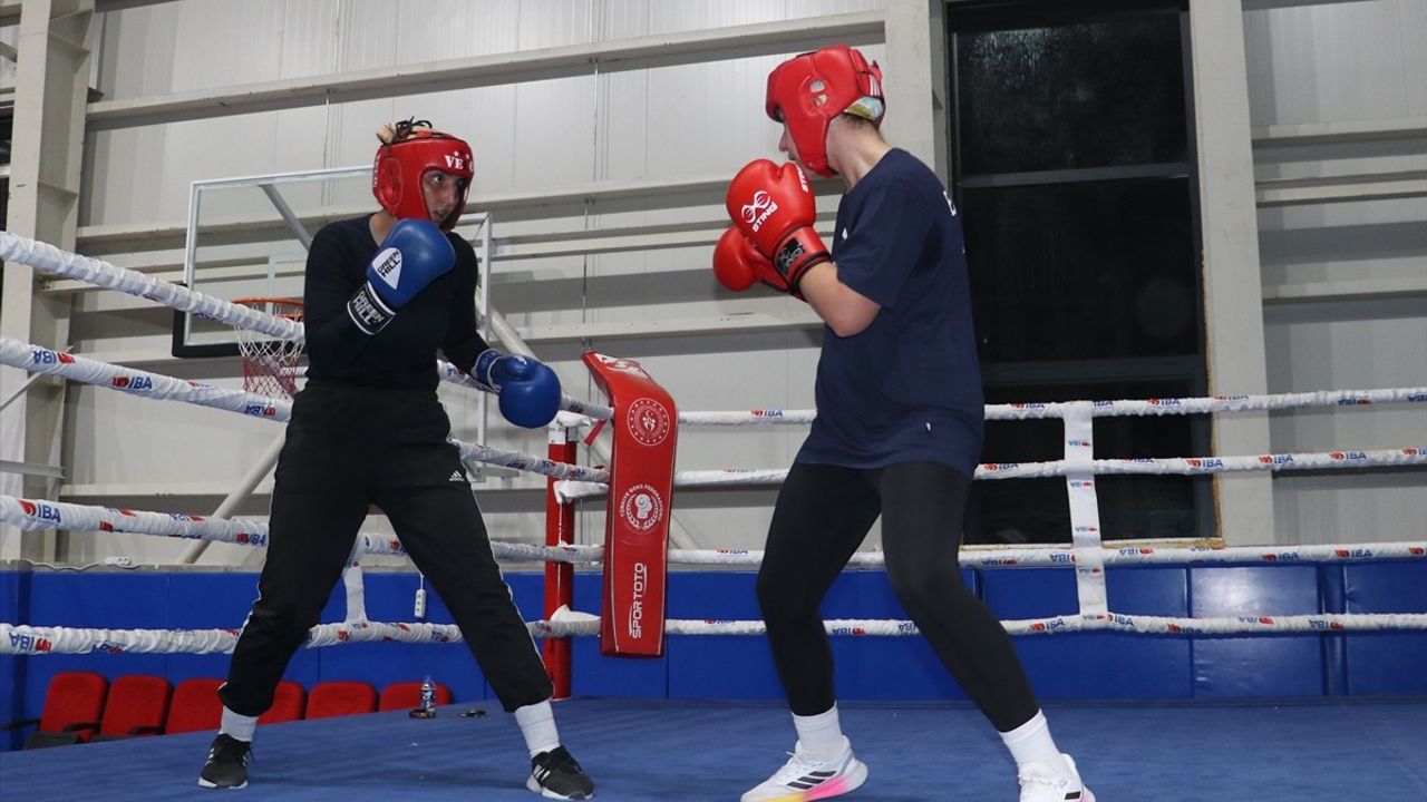 Genç Kadın Boks Milli Takımı Dünya Şampiyonası İçin Kastamonu'da Kamp Yapıyor