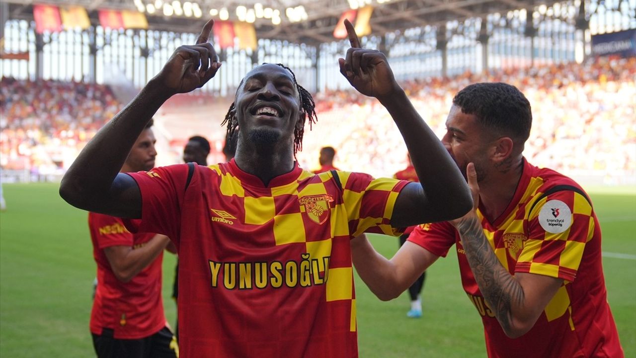 Göztepe, Net Global Sivasspor'u İlk Yarıda Geride Bıraktı