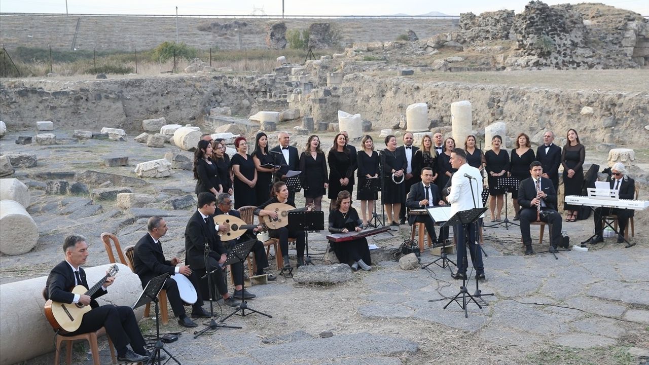 Hatay'da Cumhuriyet'in 101. Yılı Konseri Epiphaneia Antik Kenti'nde