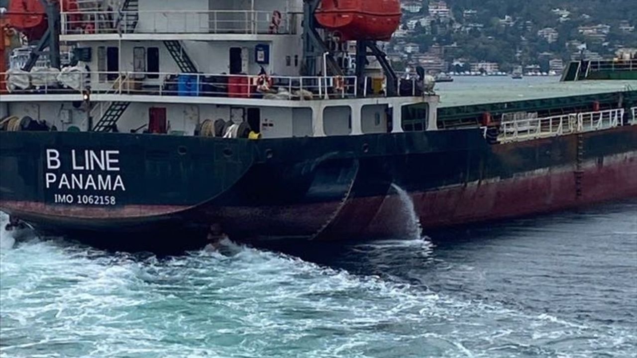 İstanbul Boğazı'ndaki Gemi Trafiği Sadece Çift Yönlü Olarak Askıya Alındı