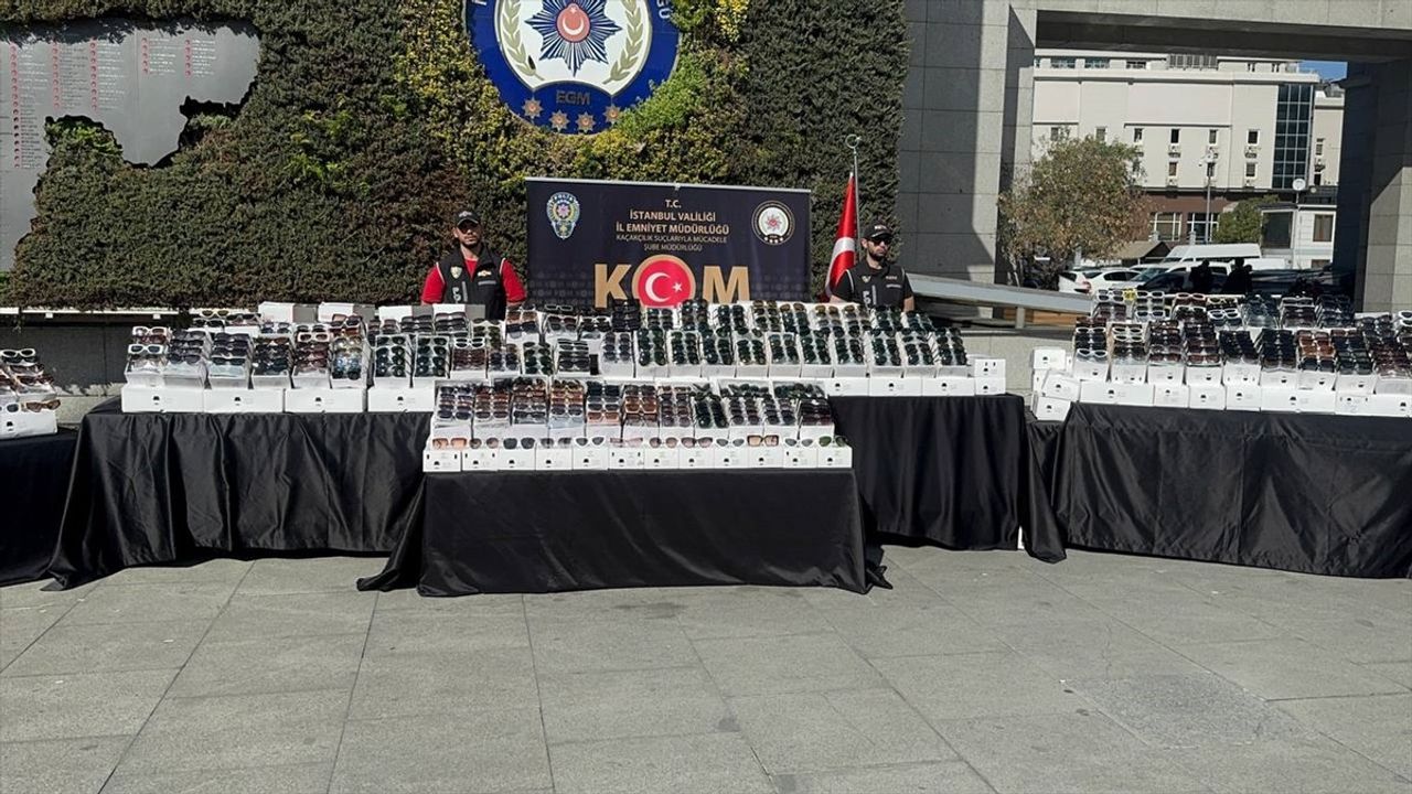 İstanbul'da Kaçak Gözlük Operasyonu: 236 Bin Adet Ele Geçirildi