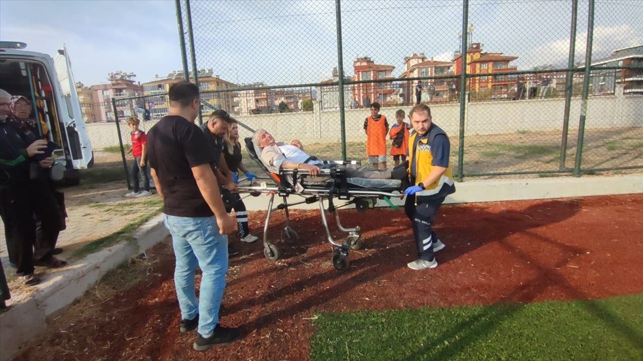 İzmir'de Amatör Futbol Maçına Hava Ambulansı Müdahalesi