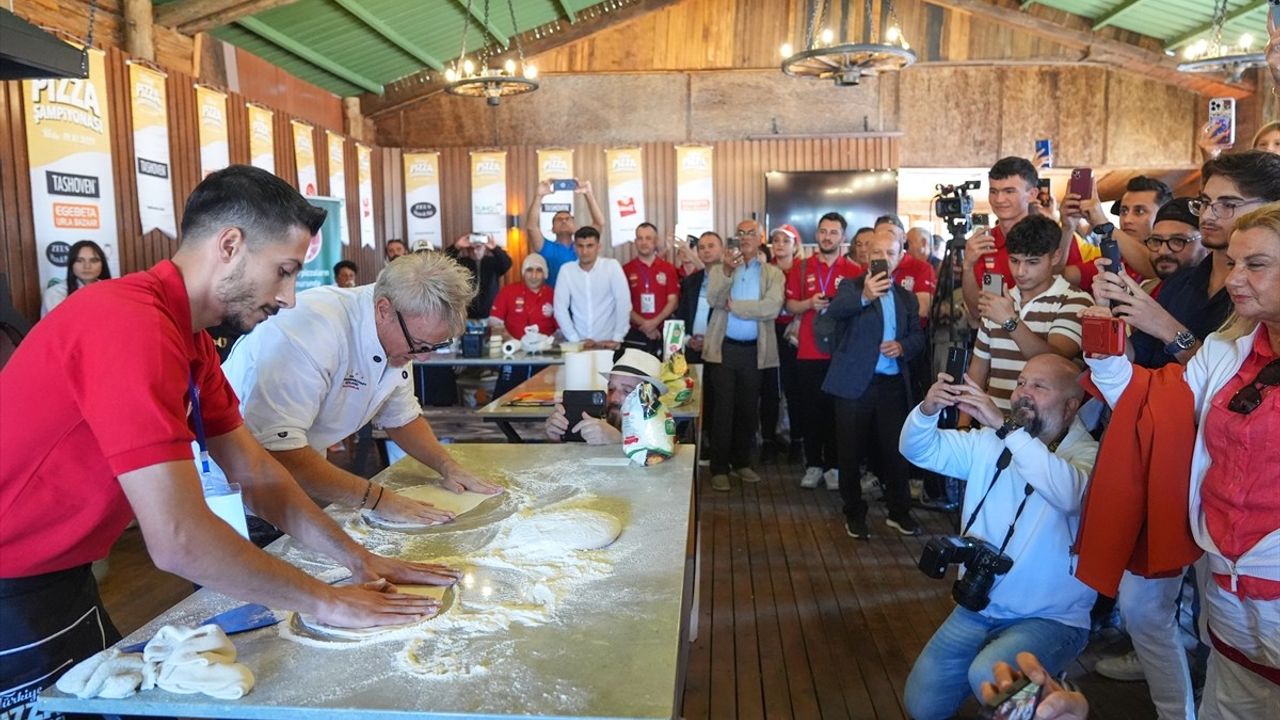 İzmir'de Türkiye Pizza Şampiyonası Heyecanı