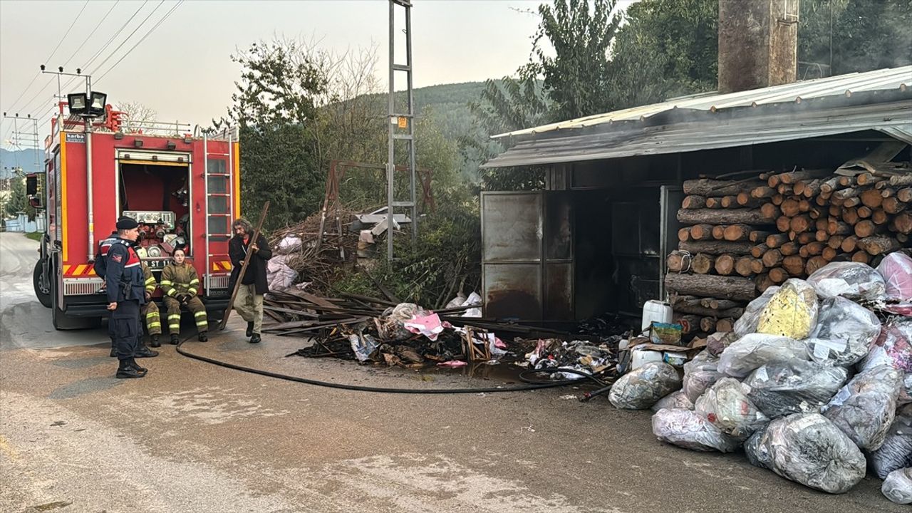 Karabük'teki Restoran Yangını Kontrol Altına Alındı